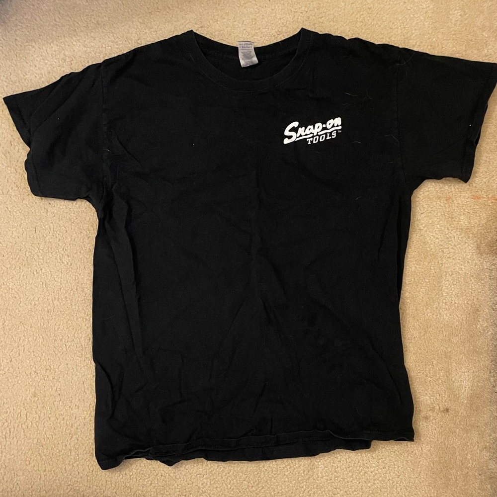 Snap-on tools men’s black t-shirt. On the back, image of a car with wording.